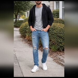 Men's Distressed Denim Straight Jeans